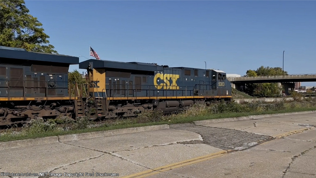 CSX 5383 came unannounced and I almost missed it.